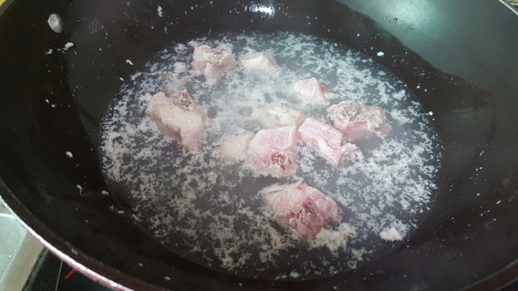 干豆角排骨汤步骤3
