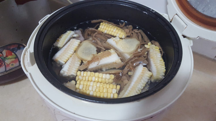 干豆角排骨汤步骤4