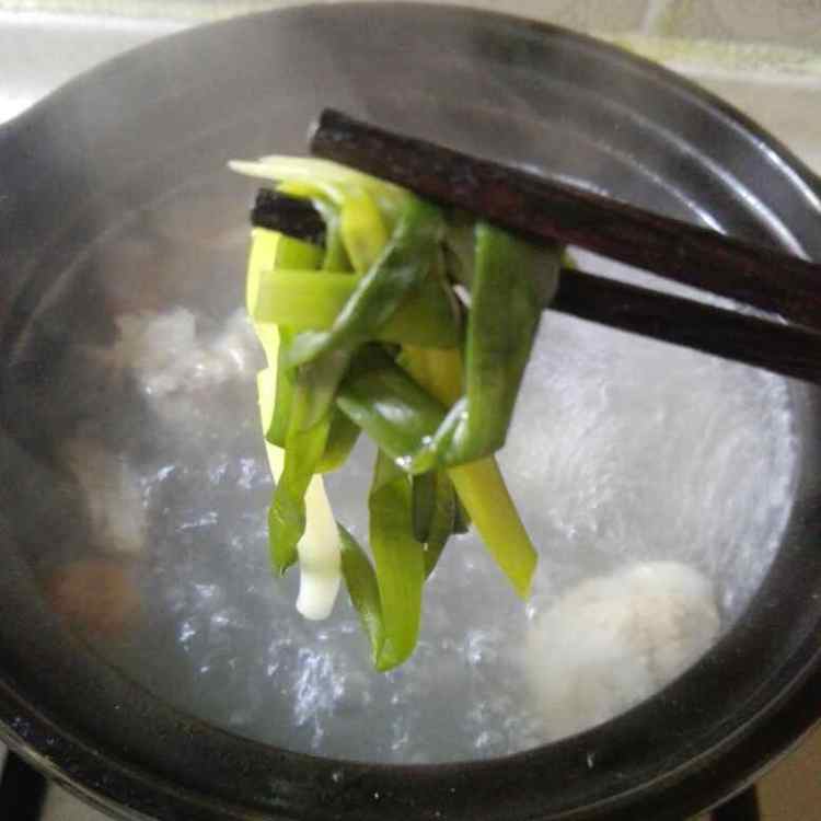 莲子菱角汤步骤5