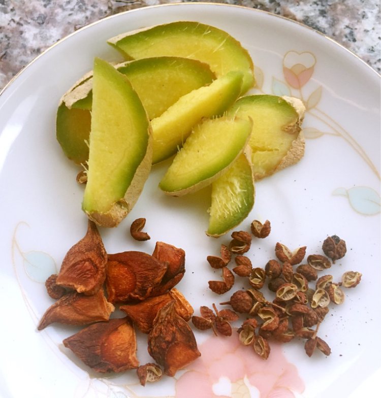 排骨茄子焖面步骤4