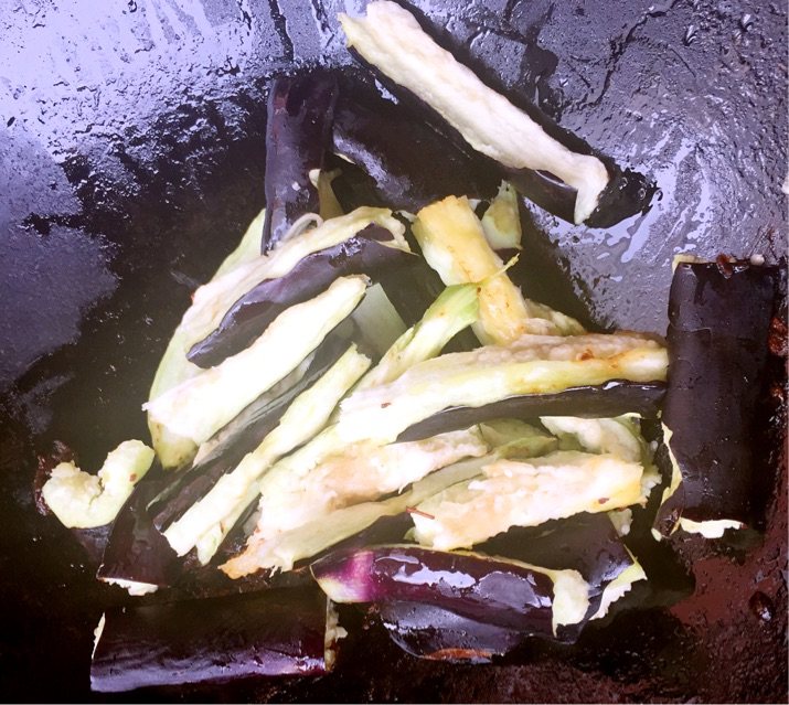 排骨茄子焖面步骤11
