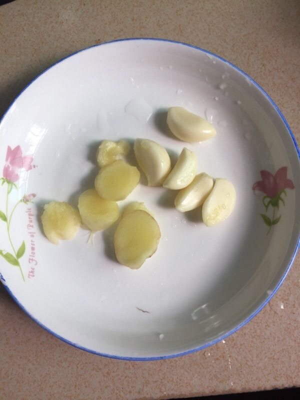 花生排骨鸡汤步骤6