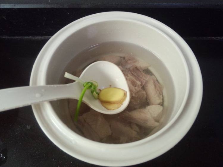 莲子莲藕排骨盅步骤6