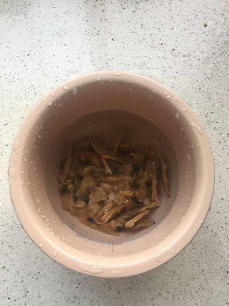 蛏干排骨汤步骤3