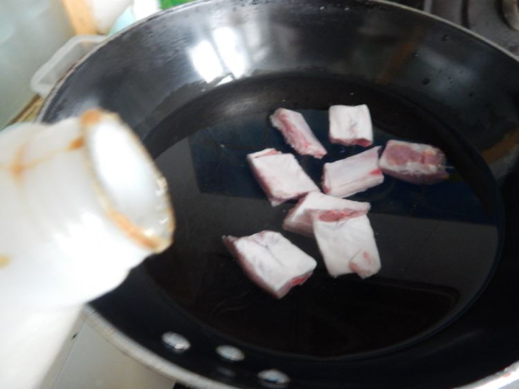 茭白烧排骨步骤2