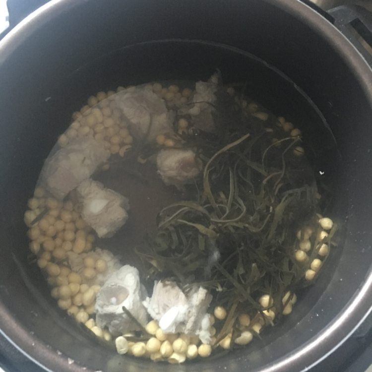 黄豆海带排骨汤#新鲜步骤6