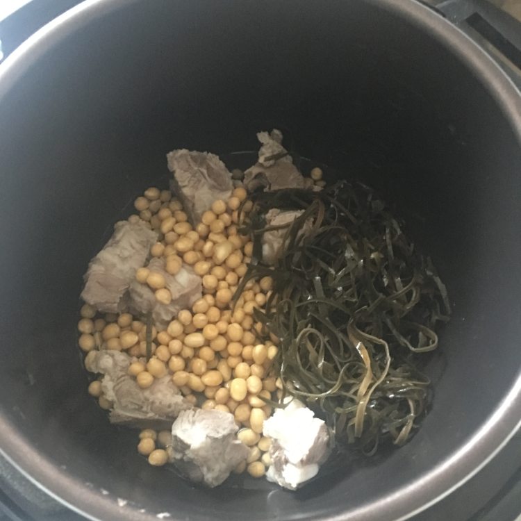 黄豆海带排骨汤#新鲜步骤5