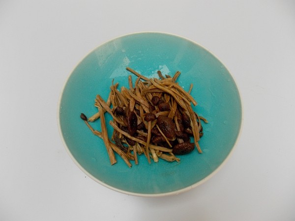 茶树菇莲藕排骨汤#新步骤2