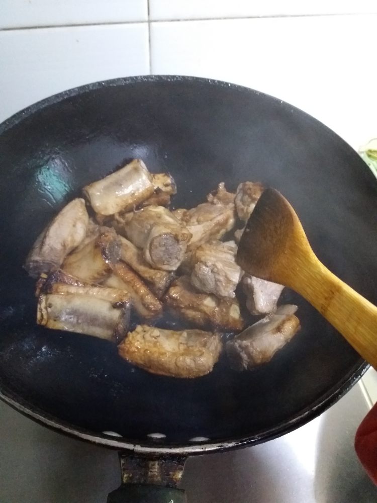 豆角粉条炖排骨步骤5
