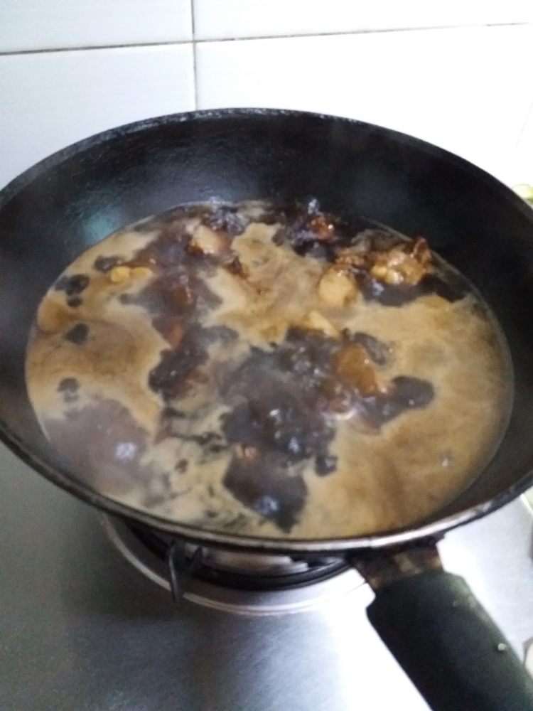 豆角粉条炖排骨步骤7