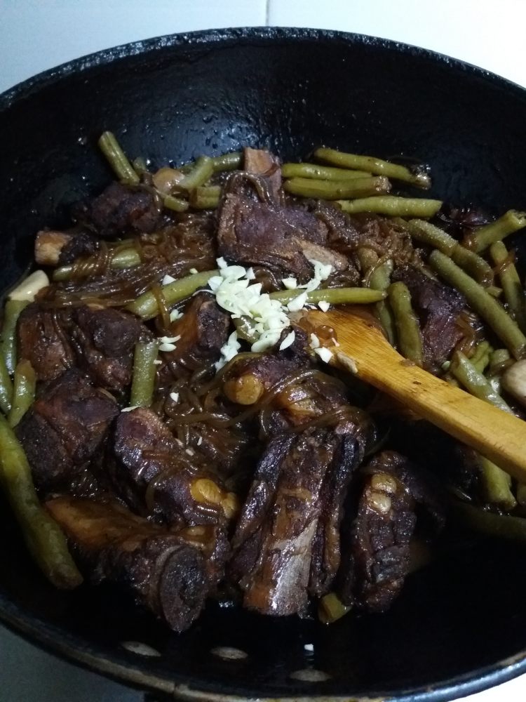 豆角粉条炖排骨步骤11