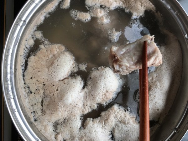 蕃茄排骨焖饭步骤2