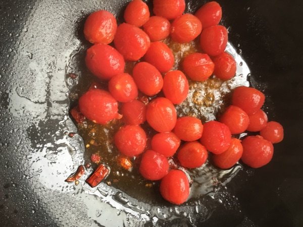 蕃茄排骨焖饭步骤5