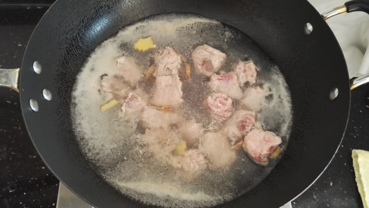 豆角排骨焖饭步骤2