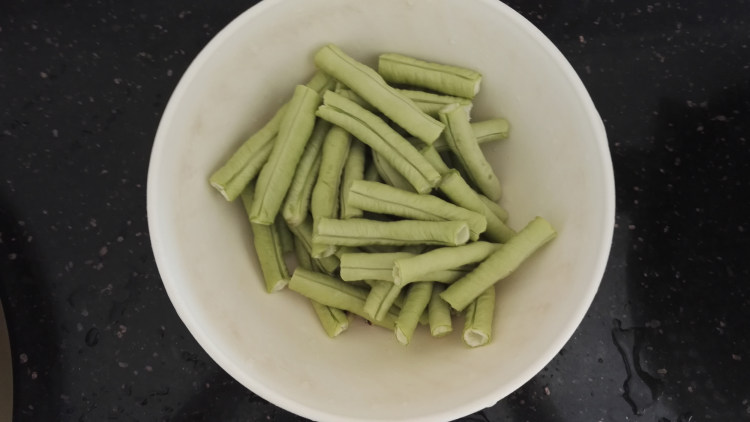 豆角排骨焖饭步骤6