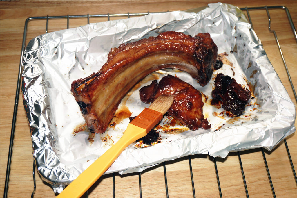 自制腌肉酱烤排骨步骤6