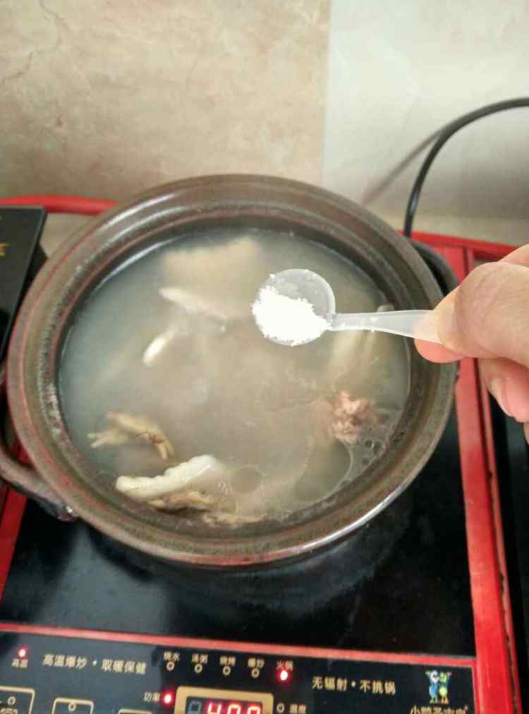 山药干胡萝卜煲排骨步骤7