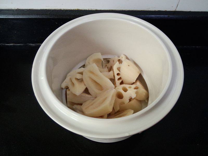 灵芝莲藕排骨盅步骤5