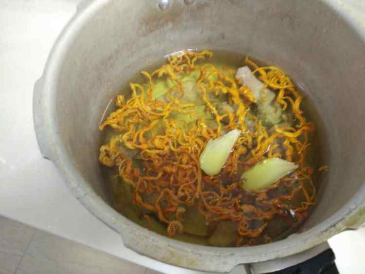 虫草花骨汤#多效护理步骤6