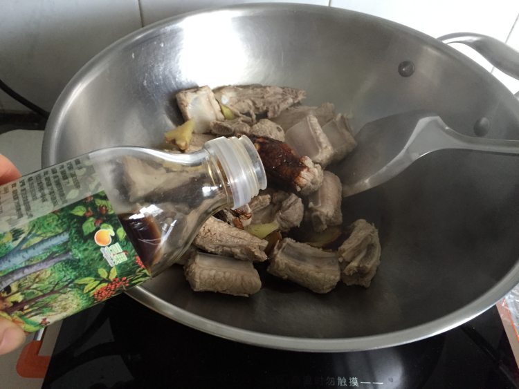土豆黄花菜炖排骨步骤3