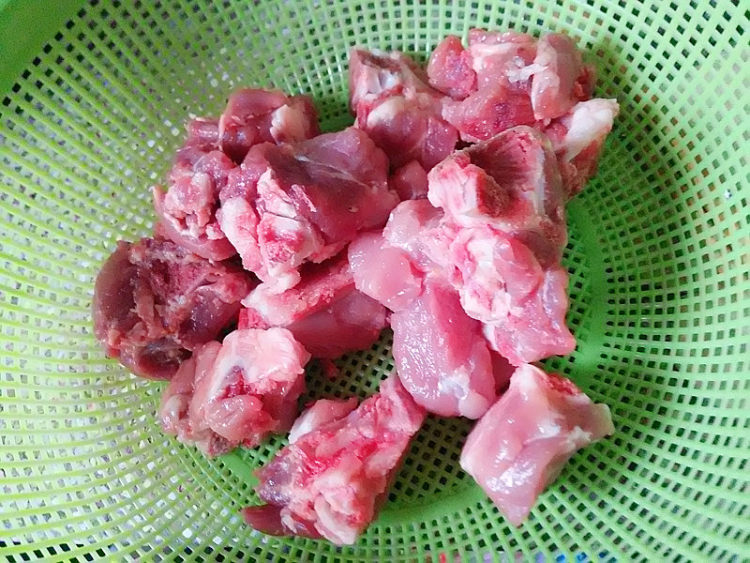 酸菜排骨步骤3