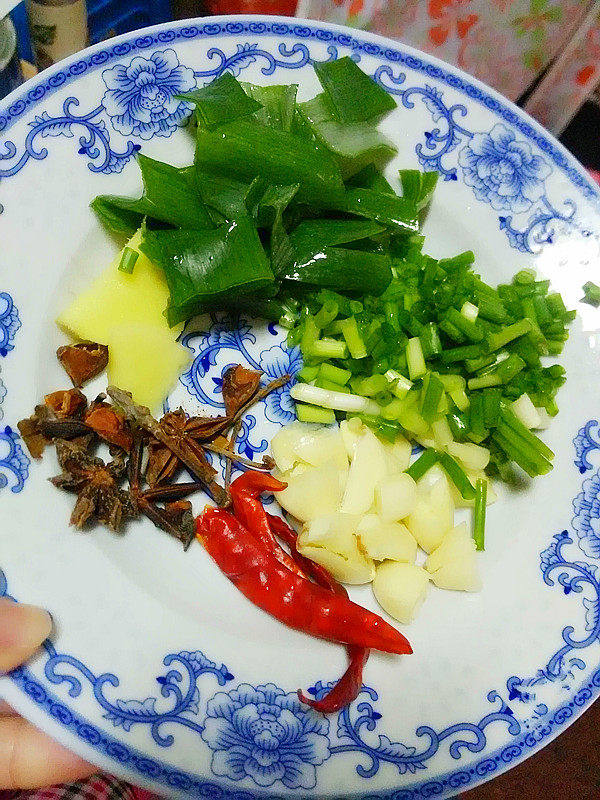 酸菜排骨步骤2