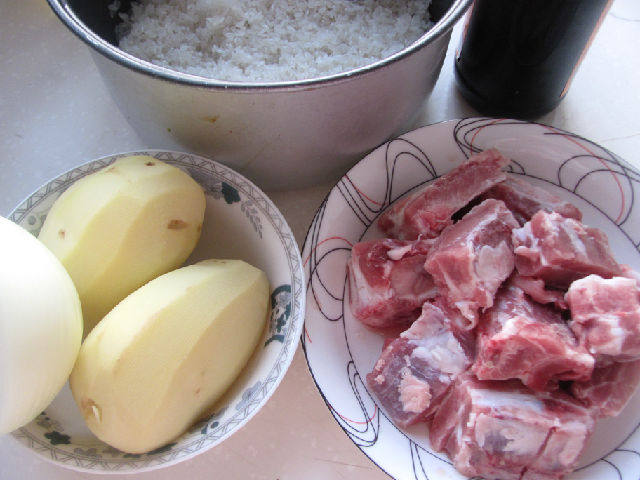 土豆排骨米饭步骤1