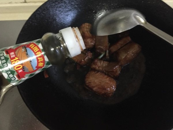 冬笋烧排骨步骤8