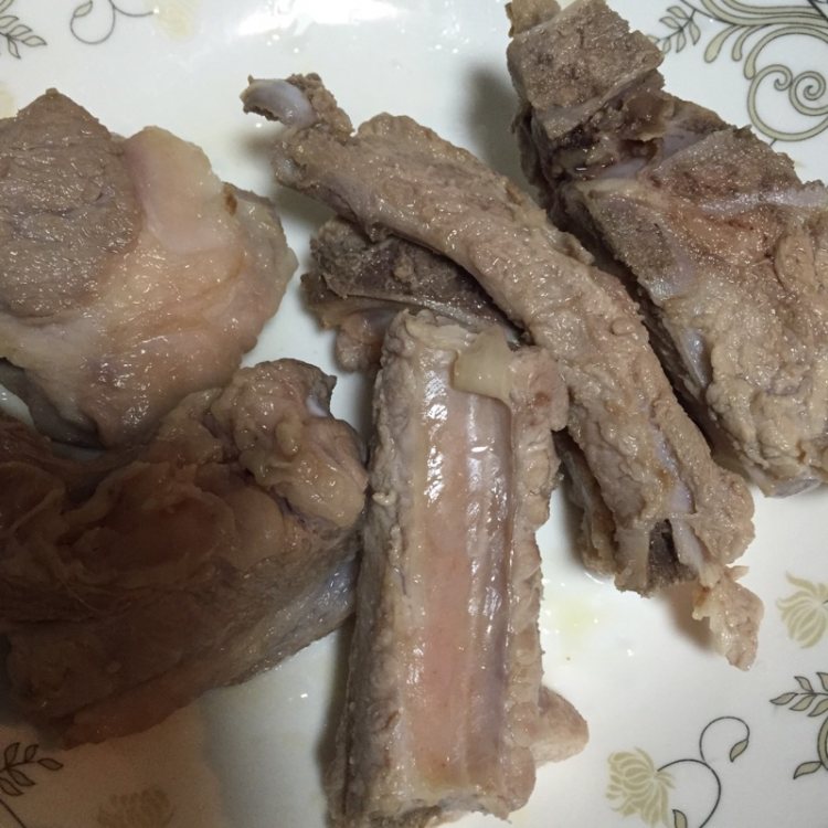 枸杞山药排骨汤步骤1