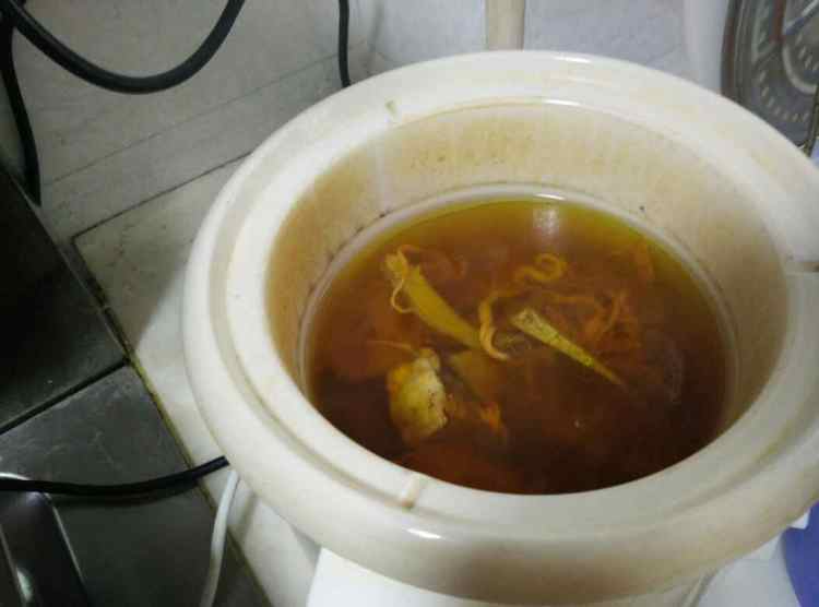 虫草花排骨莲藕汤步骤8