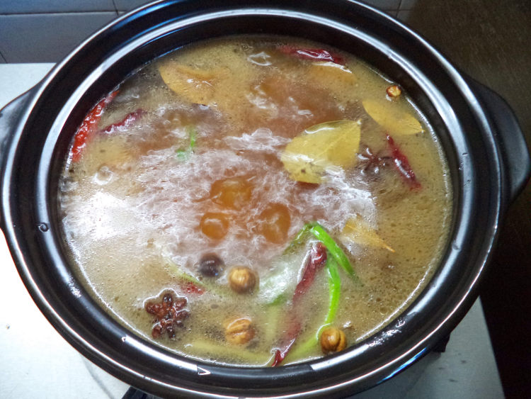 红烧排骨面步骤3
