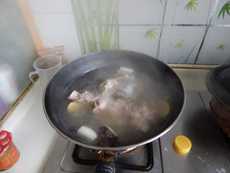 番茄排骨火锅步骤7