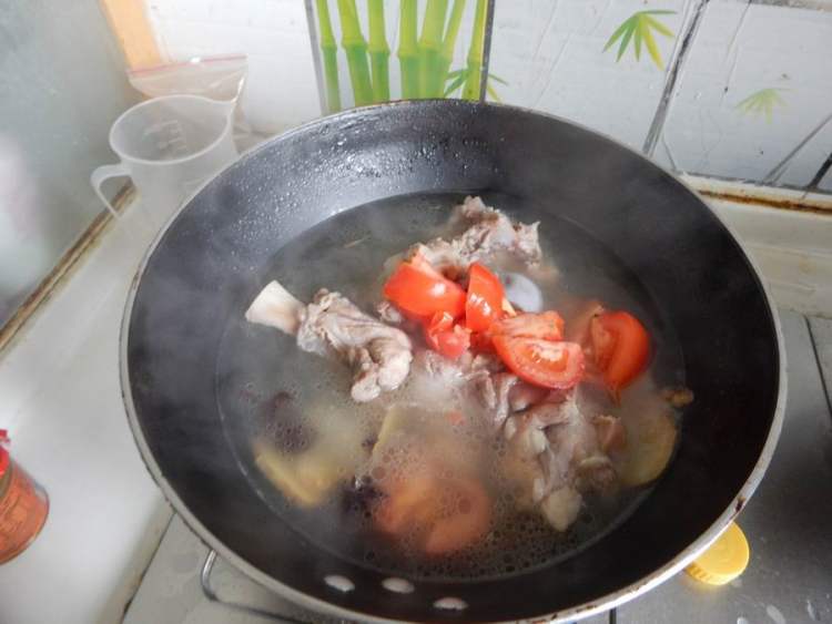 番茄排骨火锅步骤11