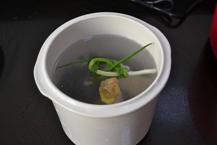 排骨黑豆盅步骤3