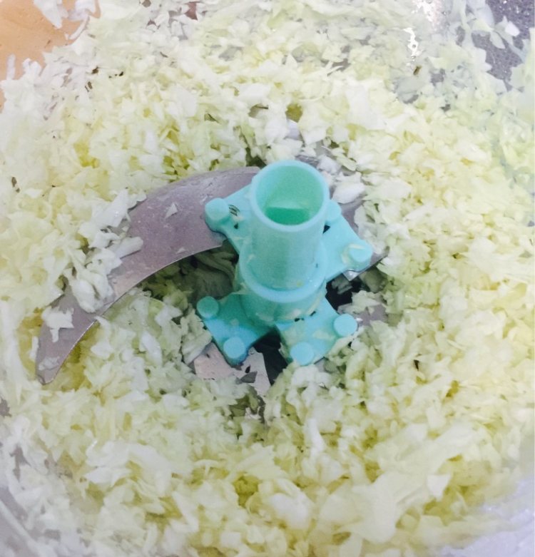 烫面白菜排骨包步骤3