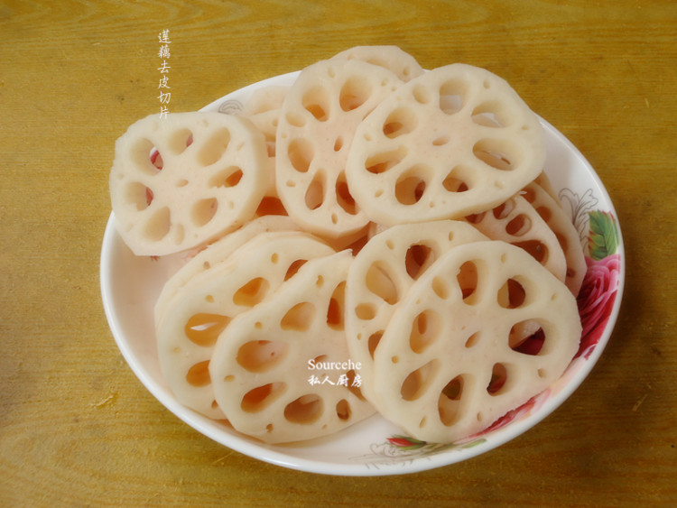 黑豆莲藕排骨汤步骤3