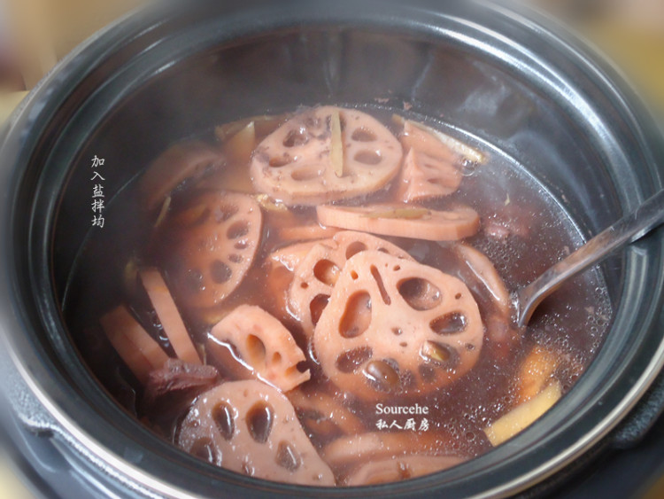 黑豆莲藕排骨汤步骤7
