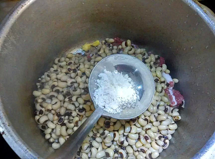 排骨眉豆汤步骤5