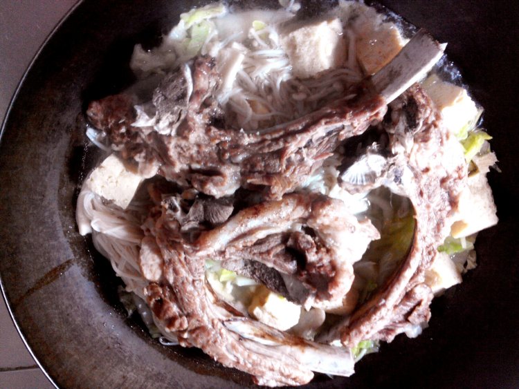 白菜冻豆腐排骨汤步骤7