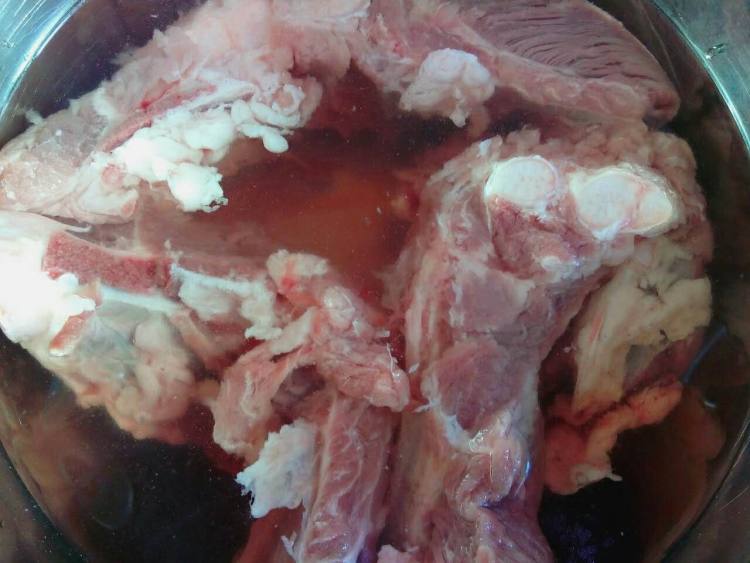 青豆排骨步骤1