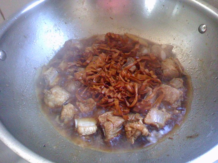 豆皮烧排骨步骤7