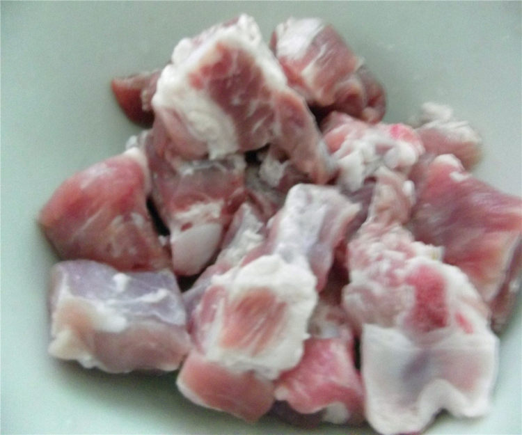 鸡腿菇蒸排骨步骤1