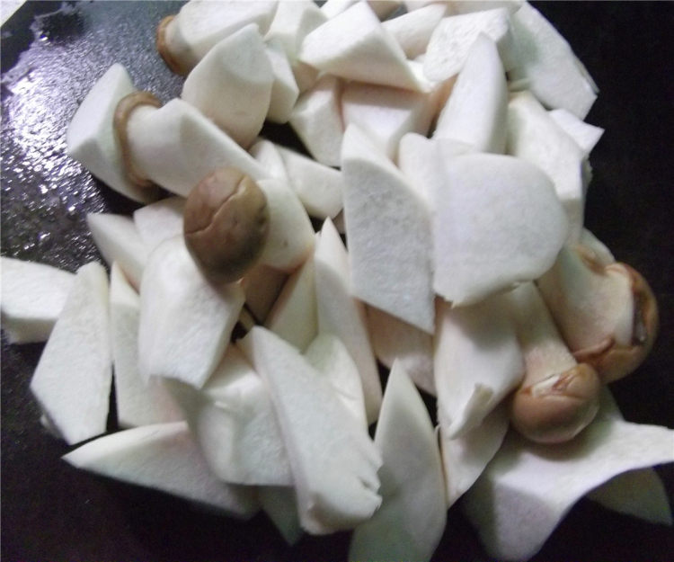 鸡腿菇蒸排骨步骤4