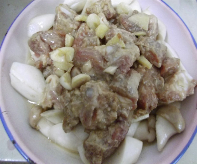 鸡腿菇蒸排骨步骤6