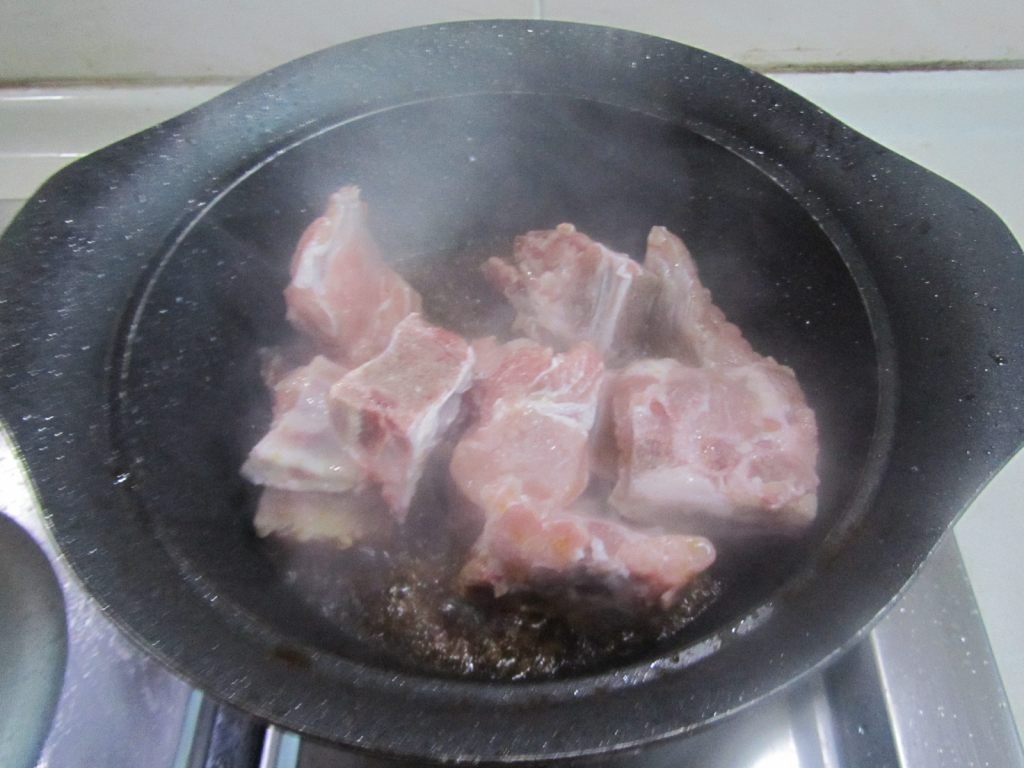 茨菇烧排骨步骤4