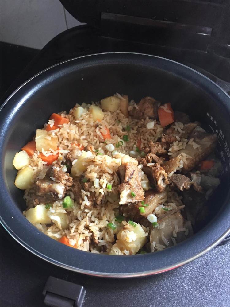 排骨土豆煲仔饭步骤8