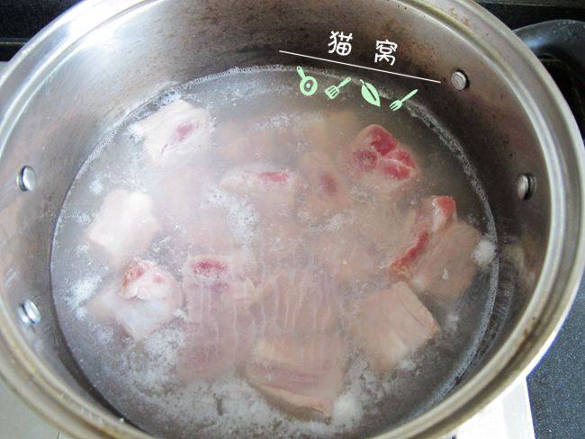 可乐菠萝烧排骨步骤1