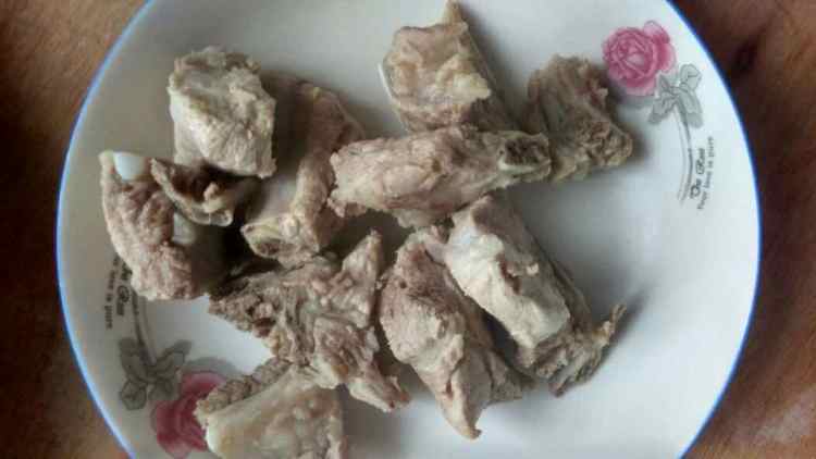 辣味排骨炒土豆步骤4