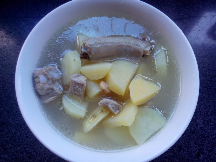 土豆干贝排骨汤步骤9