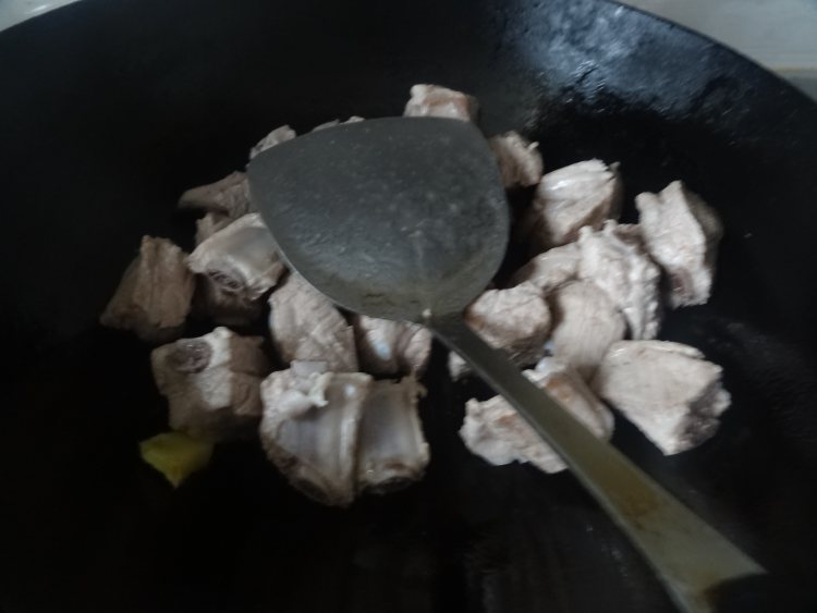 菱角炖排骨步骤11